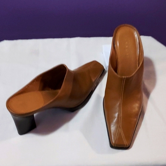 Parade, pair of sling heels - Picture 1 of 1